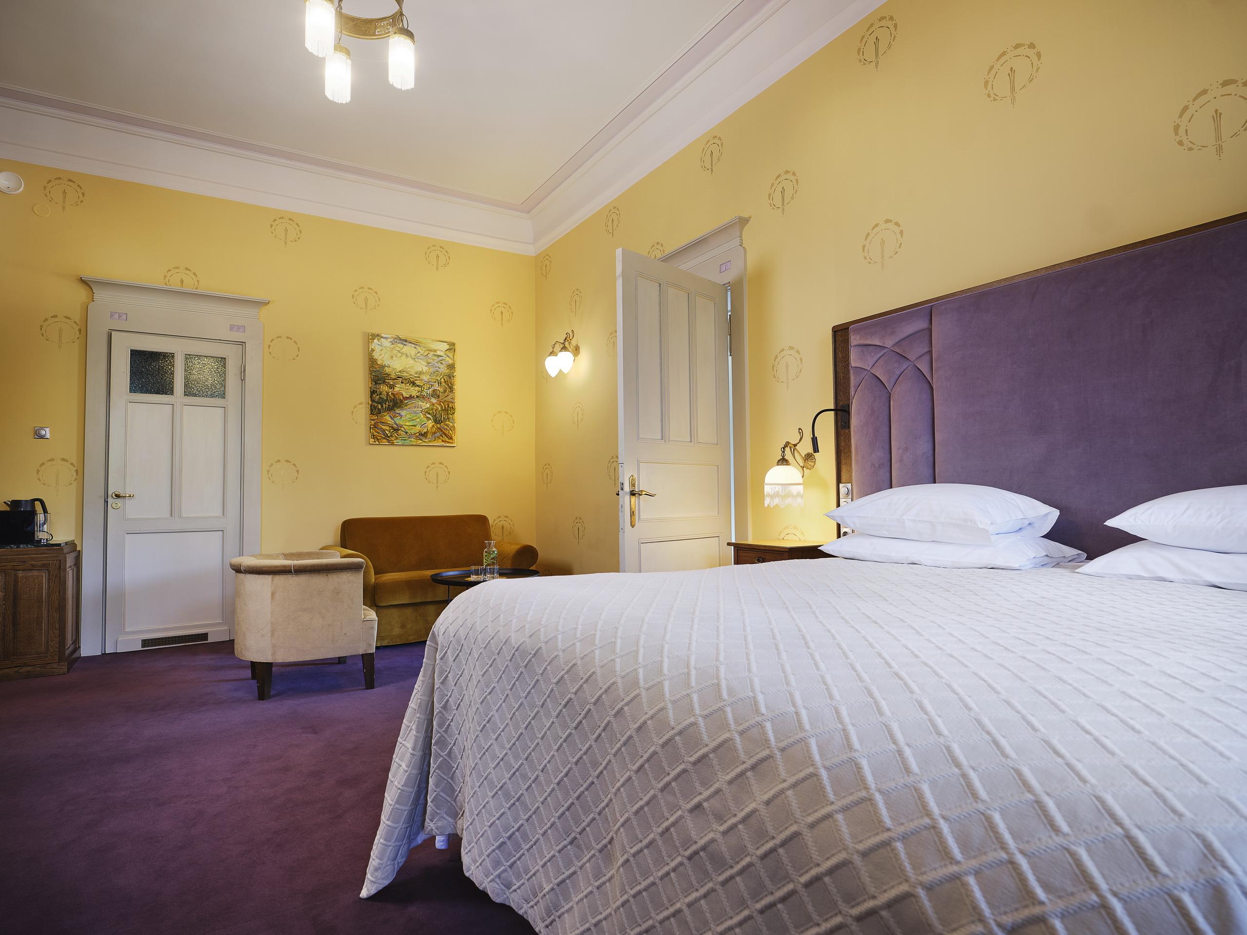 Villa Ammende Restaurant And Hotel Parnu Exterior photo A room at the hotel